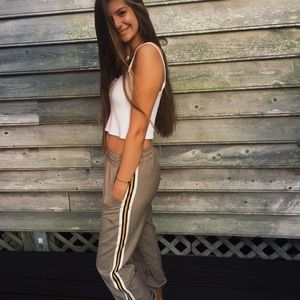 Meet your Posher, Chloe